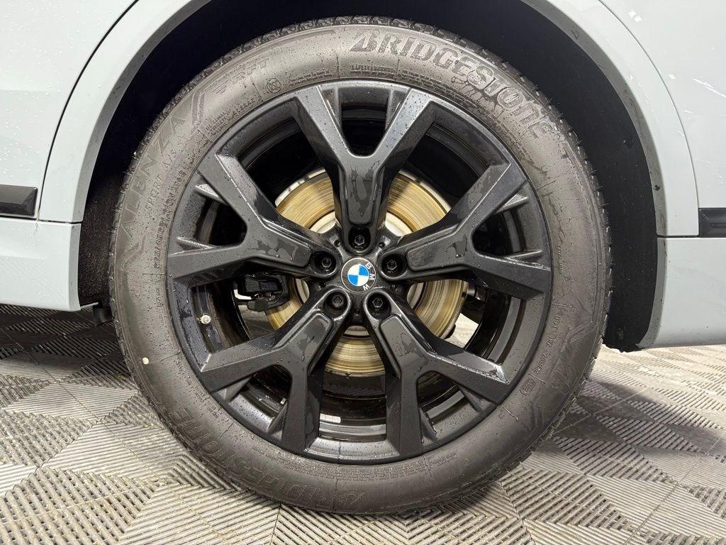 Thumbnail: 2024 BMW X7 - 10
