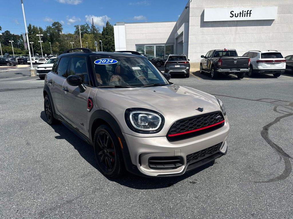 2024 MINI John Cooper Works Countryman Base - 2