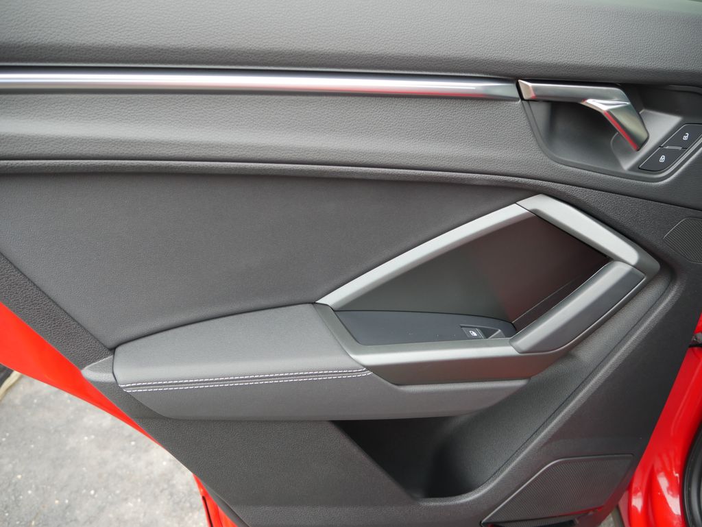 Thumbnail: 2022 Audi Q3 - 22