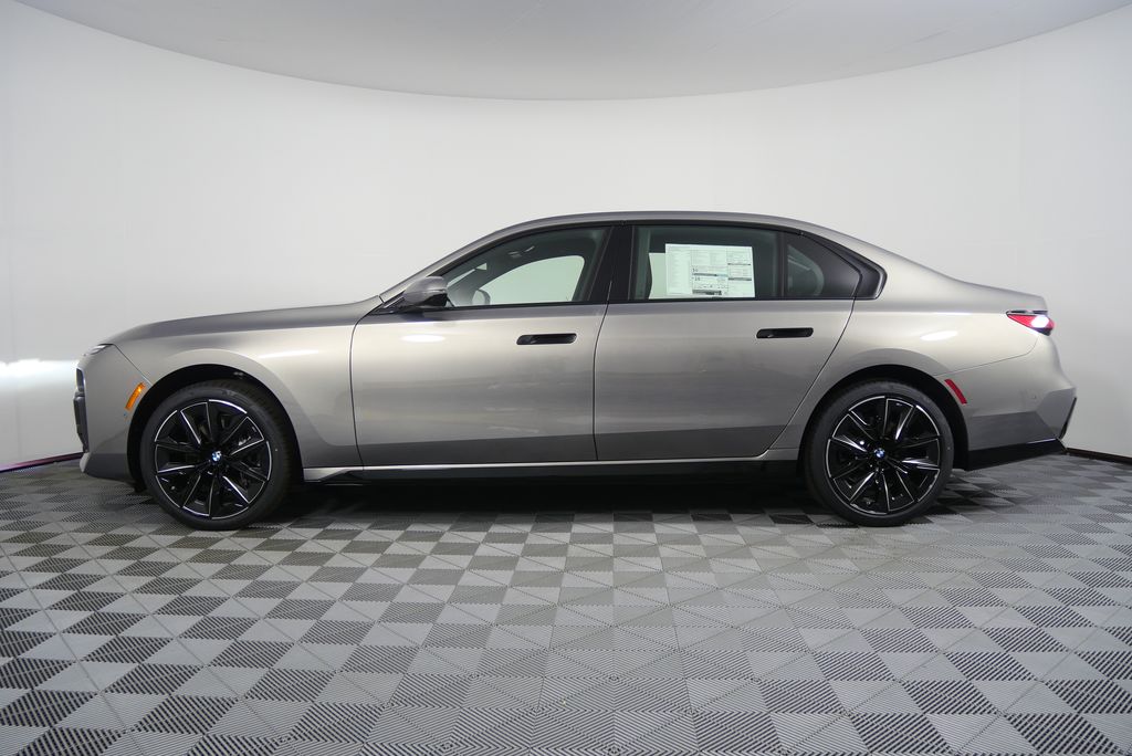 Thumbnail: 2026 BMW 7 Series - 6