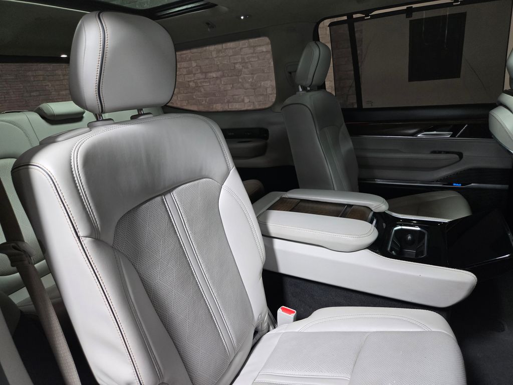 2022 Jeep Grand Wagoneer Series II - Photo 56