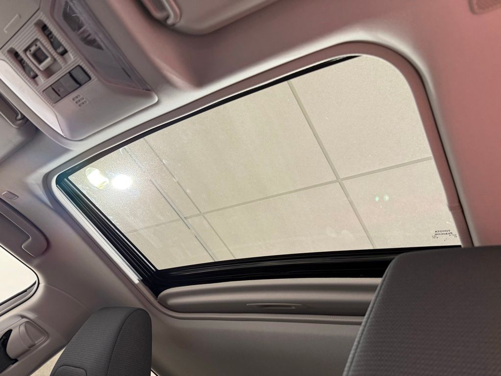 Thumbnail: 2025 Toyota RAV4 - 18