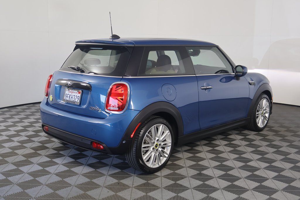 2023 MINI Cooper Base 4