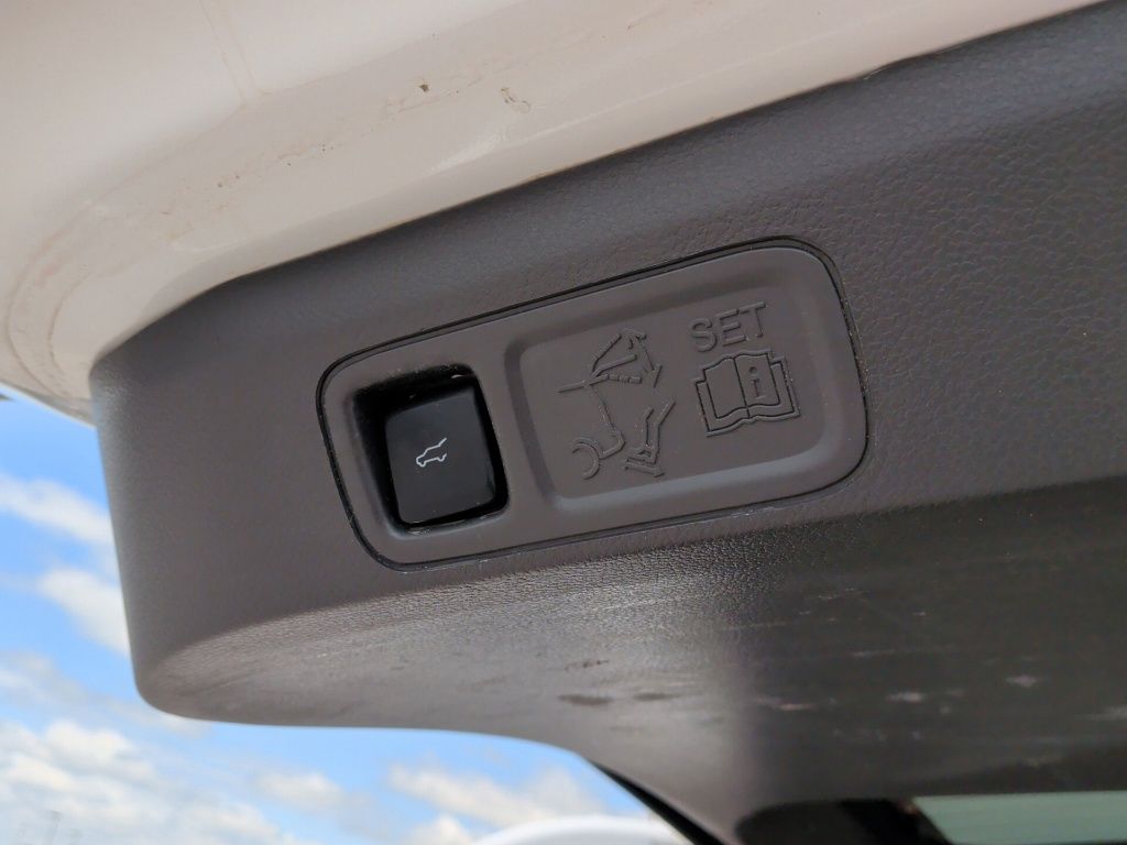 2021 Ford Expedition Max XLT White at Toyota of Victoria