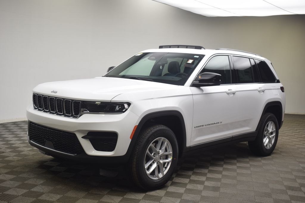 new 2026 Jeep Grand Cherokee car, priced at $43,595