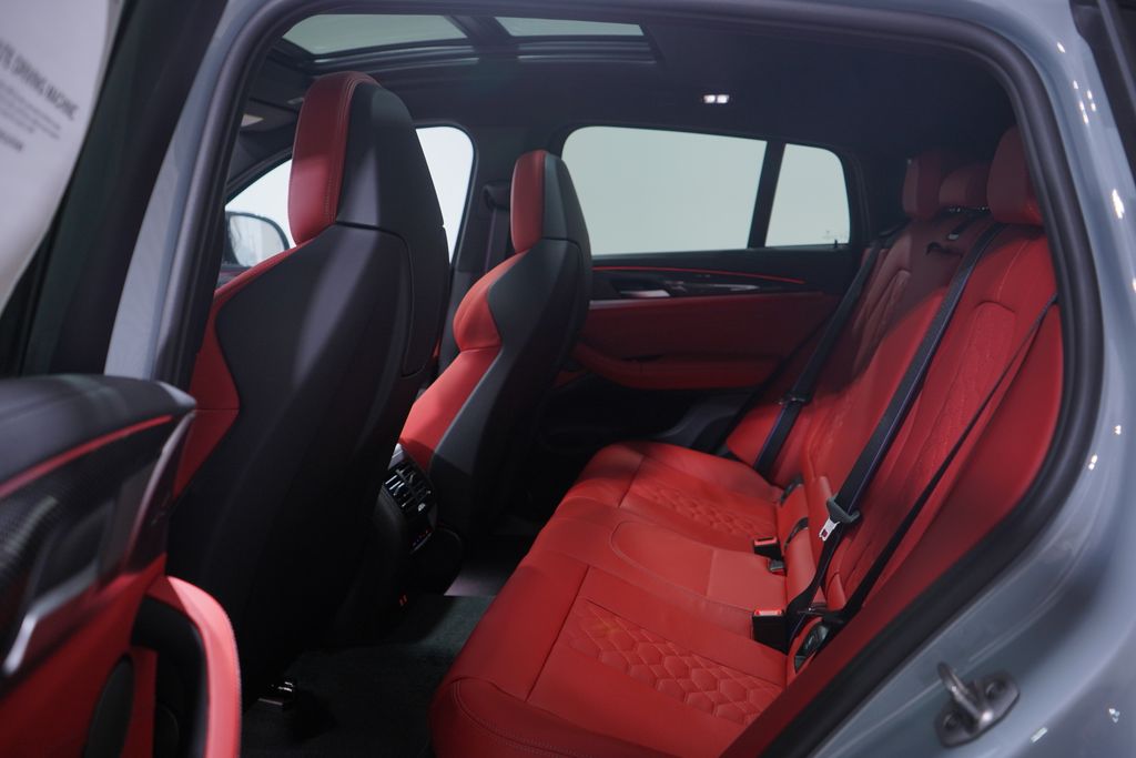 Thumbnail: 2025 BMW X4 - 9