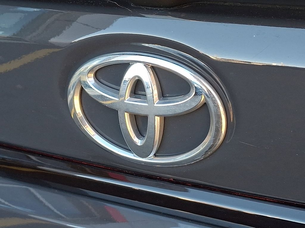 Thumbnail: 2023 Toyota Corolla - 30