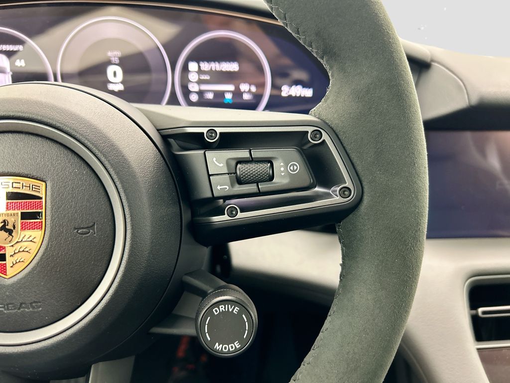 Thumbnail: 2026 Porsche Taycan - 15