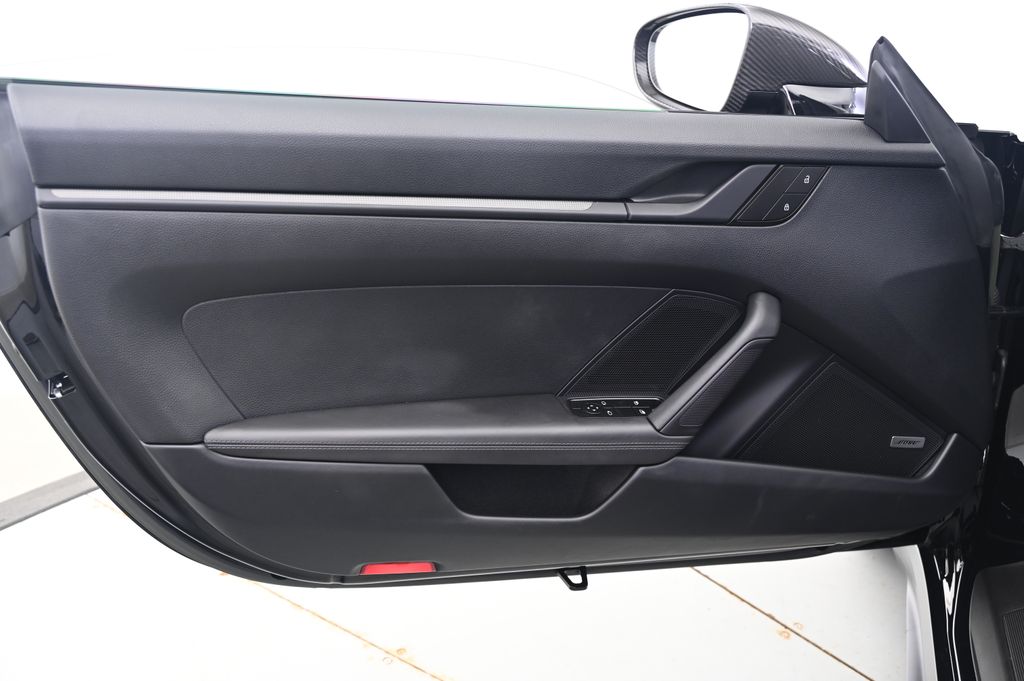 Thumbnail: 2022 Porsche 911 - 21