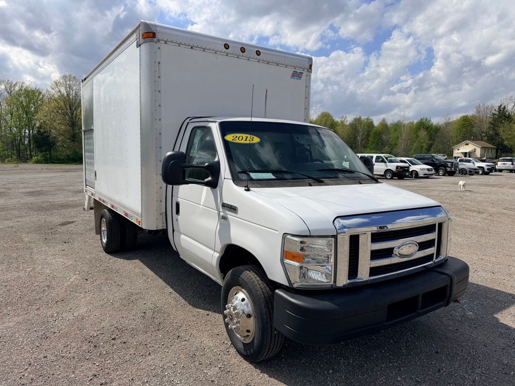 2013 Ford E-Series's photo