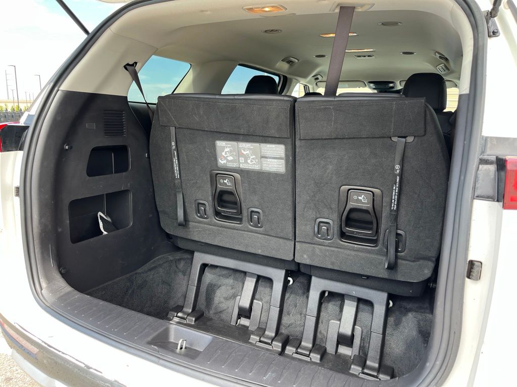Thumbnail: 2024 Kia Carnival - 9