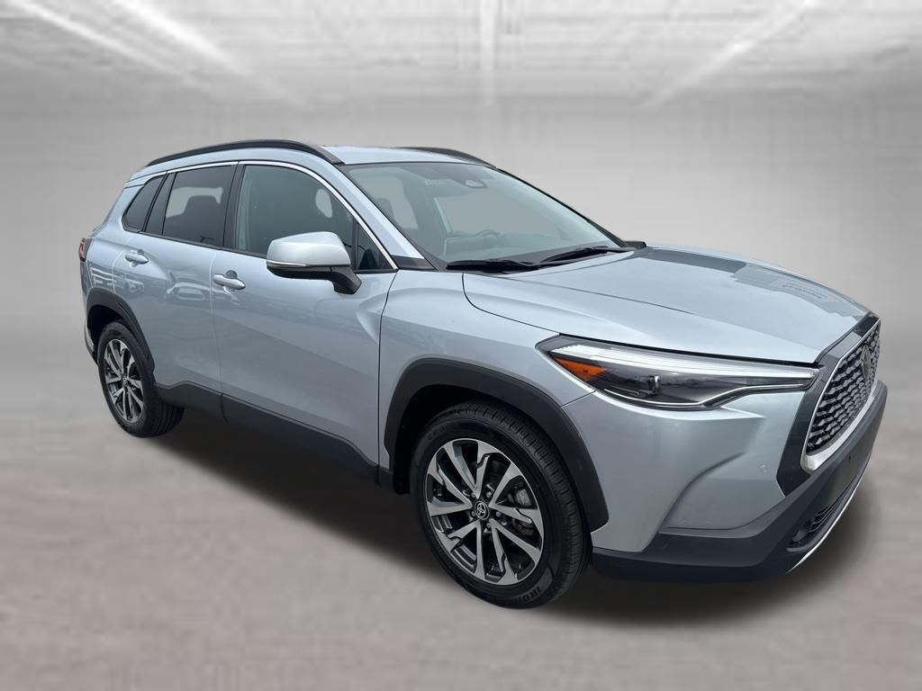 Used 2023 Silver Toyota XLE image 8