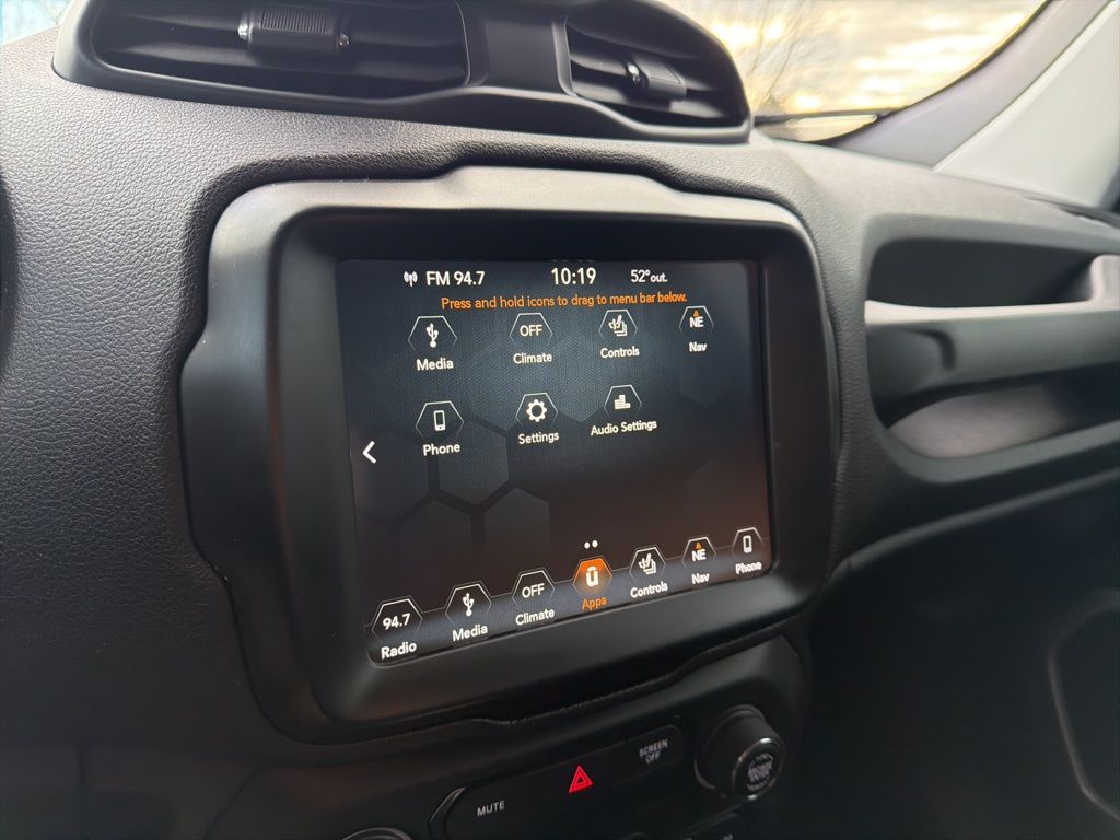 Thumbnail: 2018 Jeep Renegade - 31