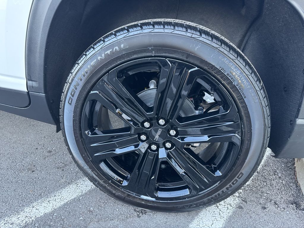 New 2026 White GMC Elevation image 27