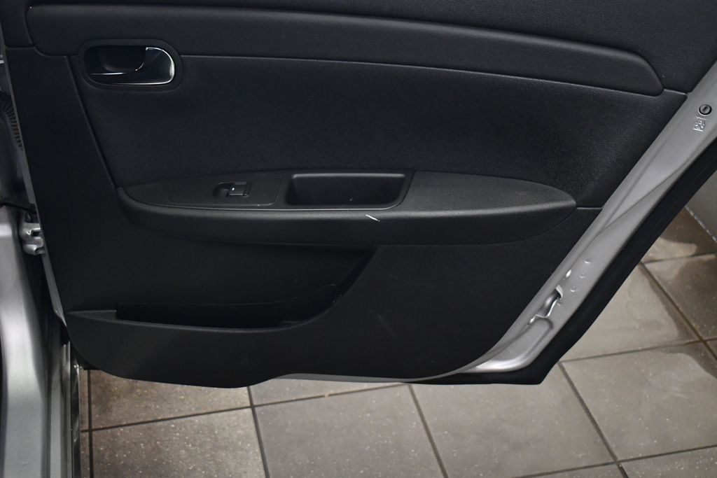 Thumbnail: 2009 Chevrolet Malibu - 27