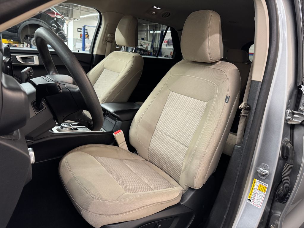 2023 Ford Explorer Base