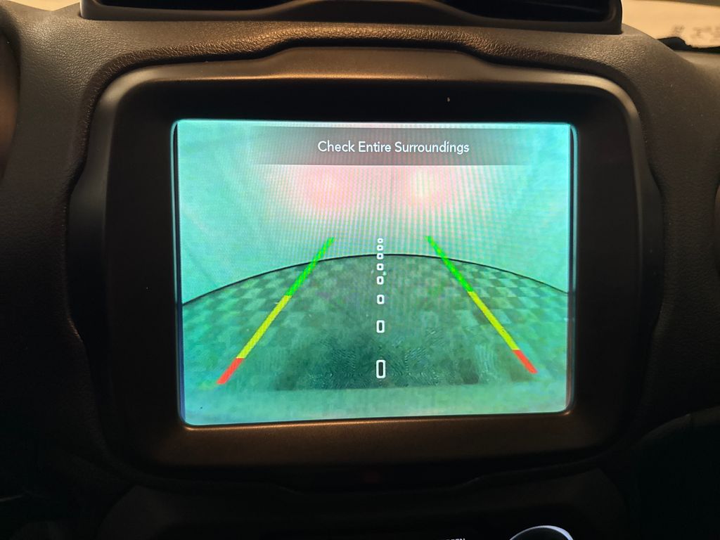 Certified Used 2022 Gray Jeep Latitude image 24