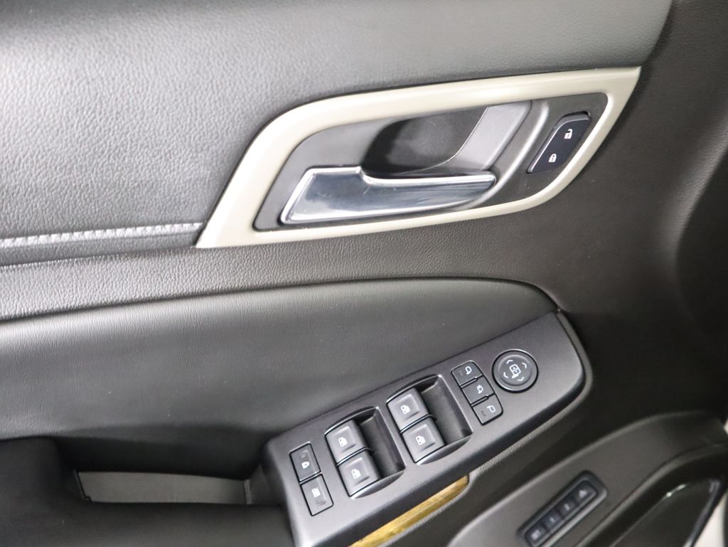 Thumbnail: 2015 GMC Yukon - 23