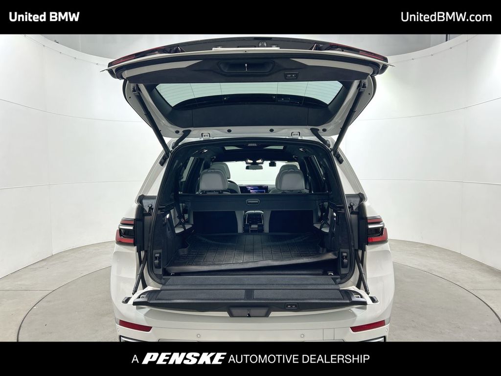 Thumbnail: 2024 BMW X7 - 22