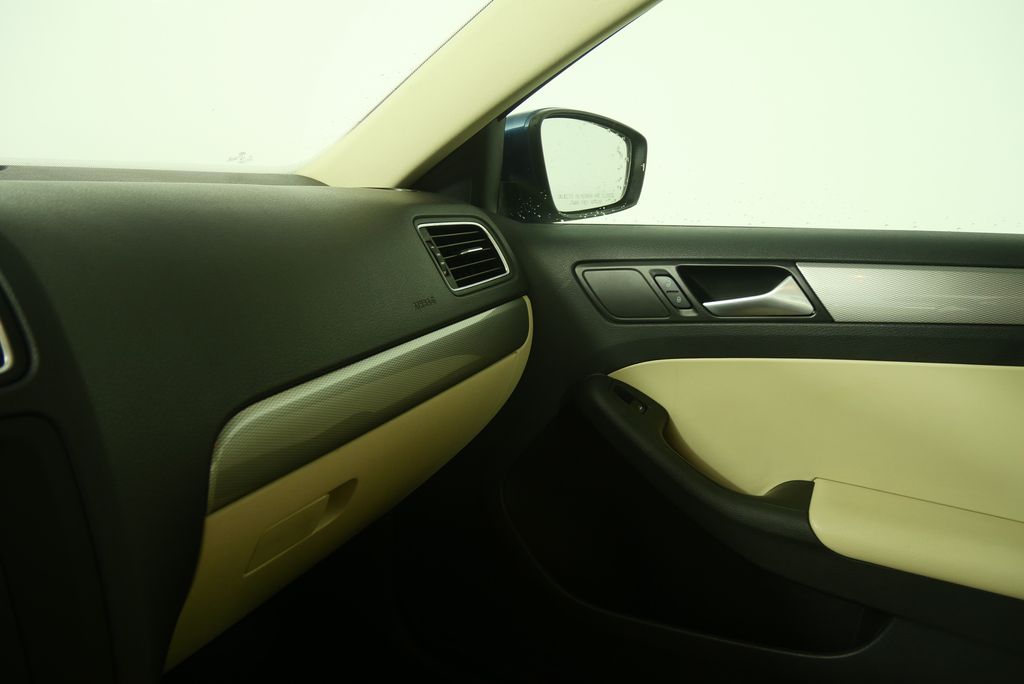 Thumbnail: 2017 Volkswagen Jetta - 27