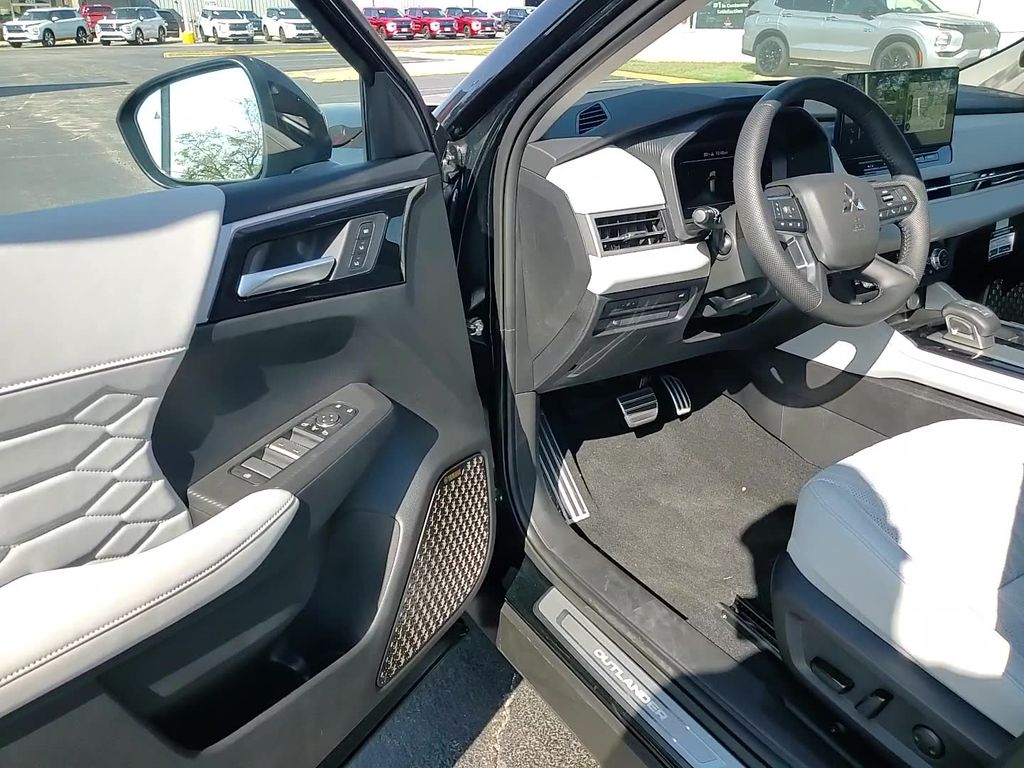 New 2025 Black Mitsubishi Platinum Edition image 24