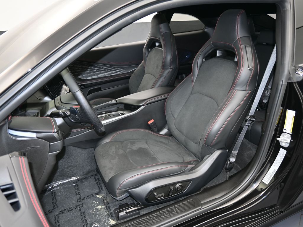 Used 2024 Diamond Black Crystal Pearlcoat Dodge R/T Scat Pack image 40