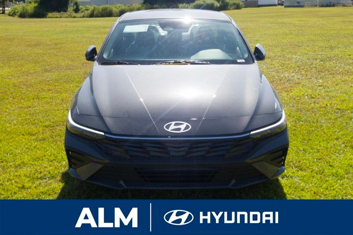 New 2026 Gray Hyundai SE image 3
