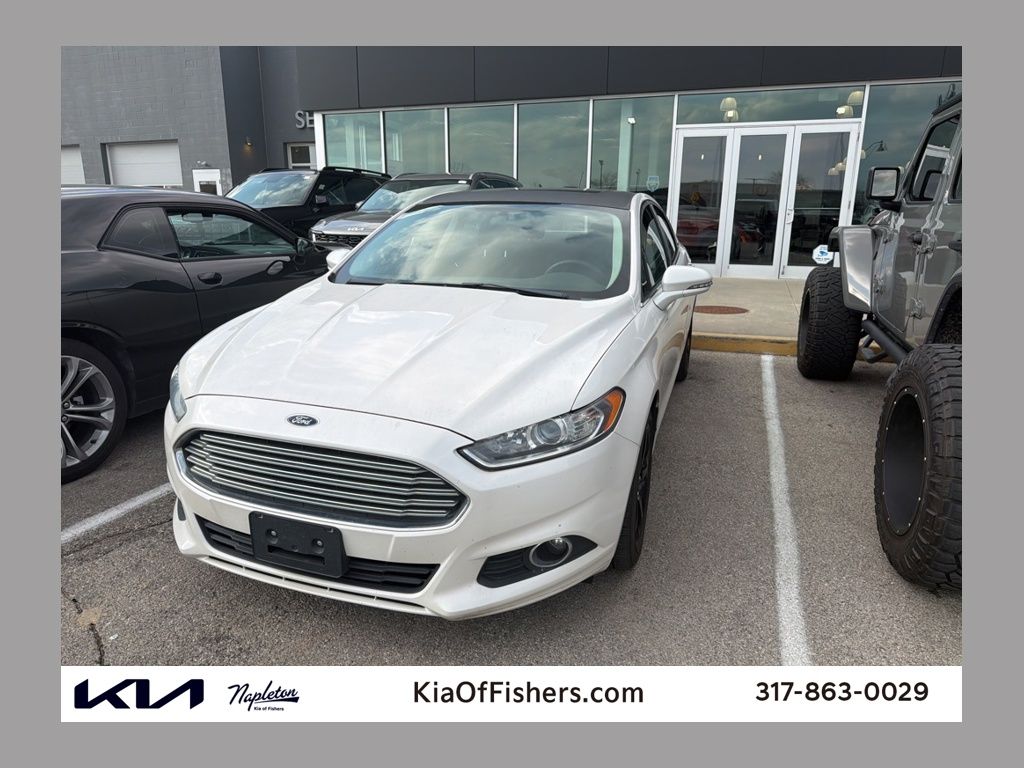 White Platinum Metallic Tri-Coat 2015 Ford Fusion SE Sedan Front-Wheel Drive 6-Speed Automatic