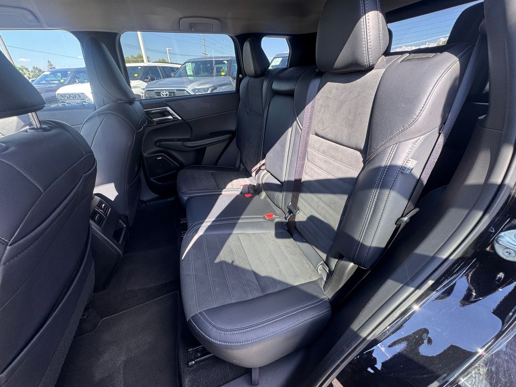 Used 2025 Mitsubishi Outlander SUV