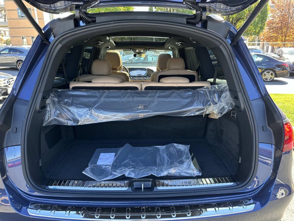 Thumbnail: 2026 Mercedes-Benz GLS - 23