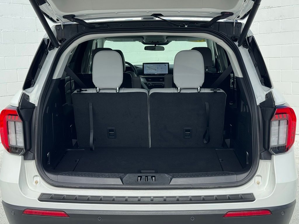 2025 Ford Explorer Active White Metallic - Jim Hudson Acura - Image 16
