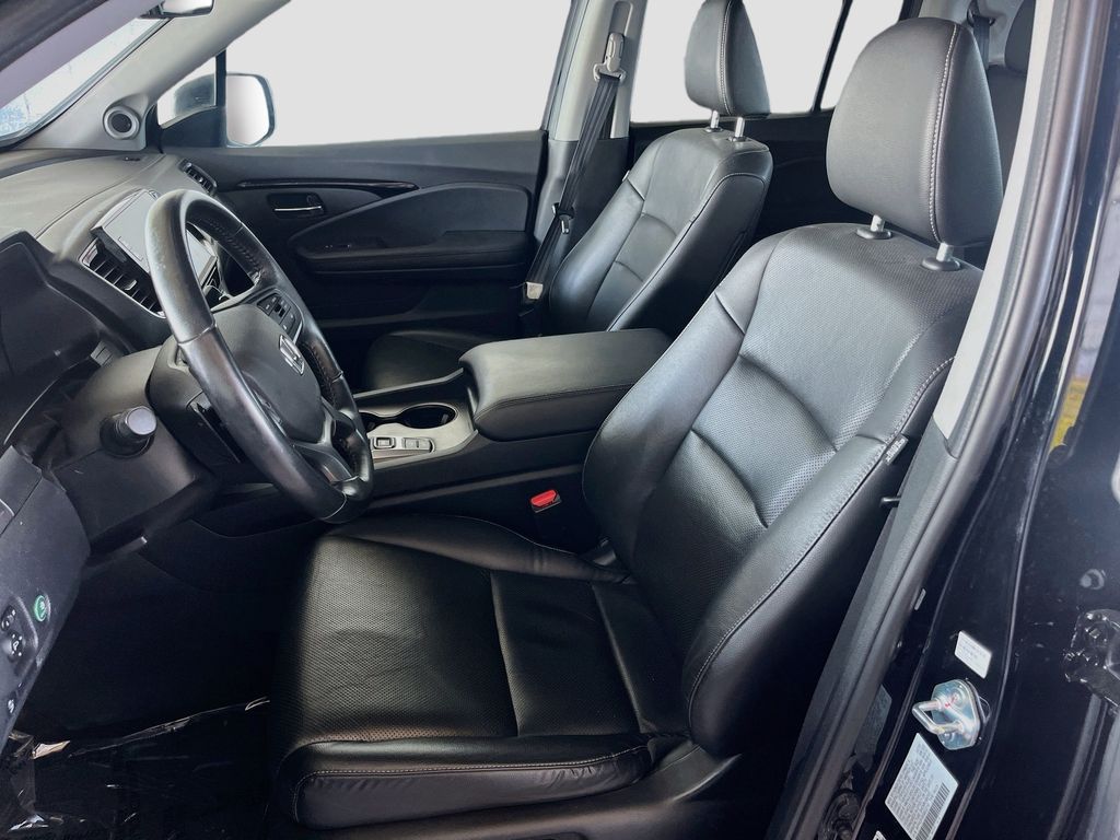 Used 2025 Black Honda RTL image 20