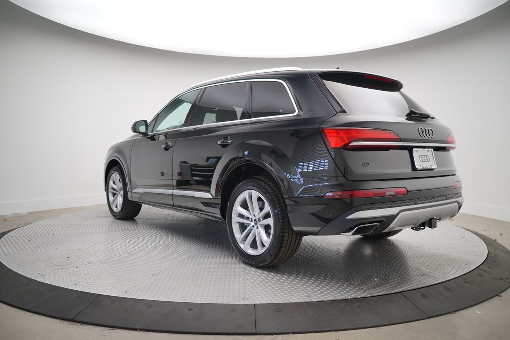 2025 Audi Q7  3