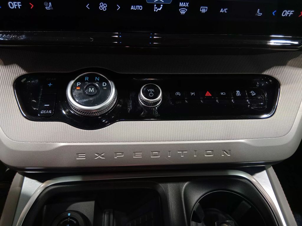 2025 Ford Expedition Active MAX