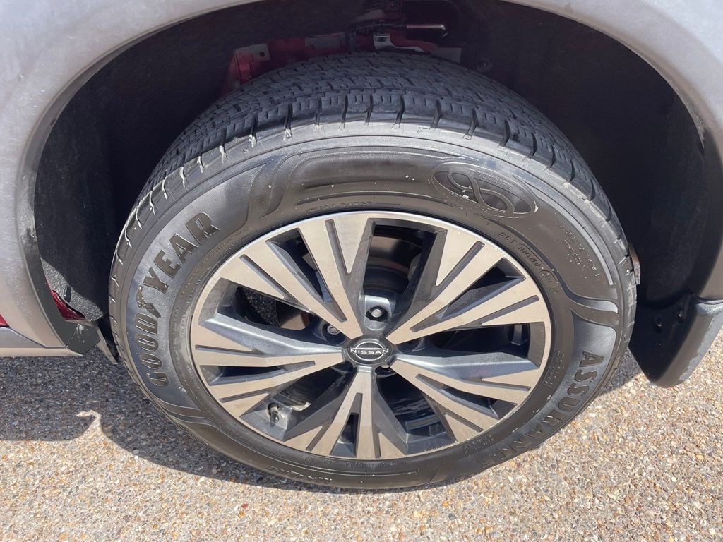 Certified Used 2022 Red Nissan SV image 17