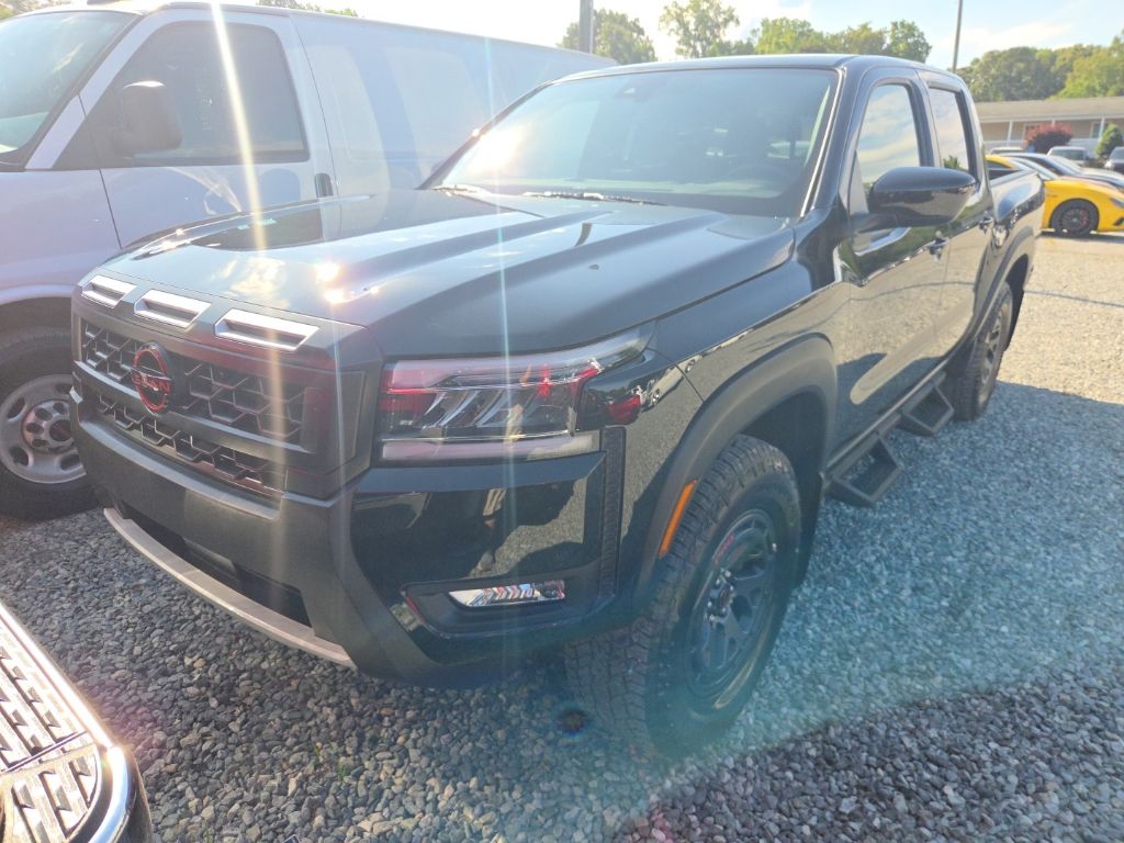2025 Nissan Frontier PRO-4X Crew Cab 4X4's photo