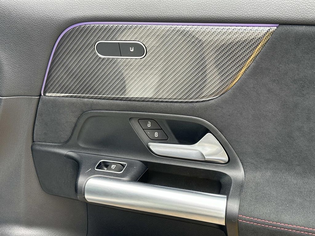 Thumbnail: 2022 Mercedes-Benz GLA - 20