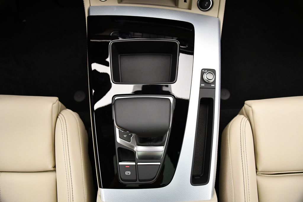 2025 Audi Q5 e Premium Plus 32
