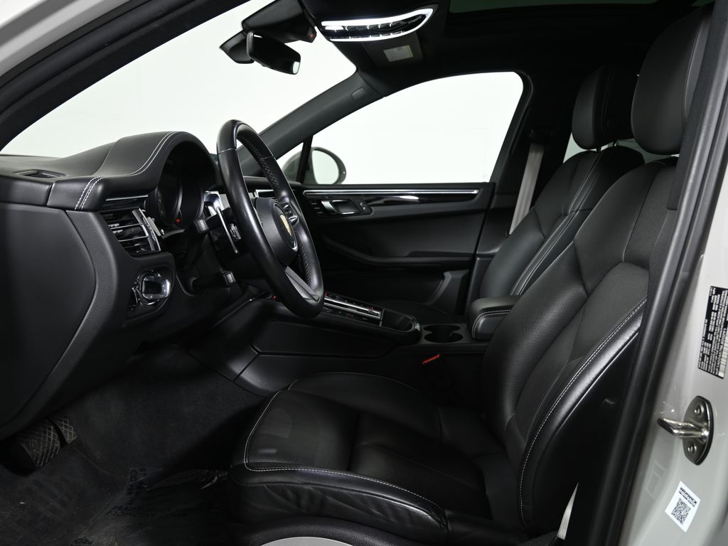 Thumbnail: 2022 Porsche Macan - 5