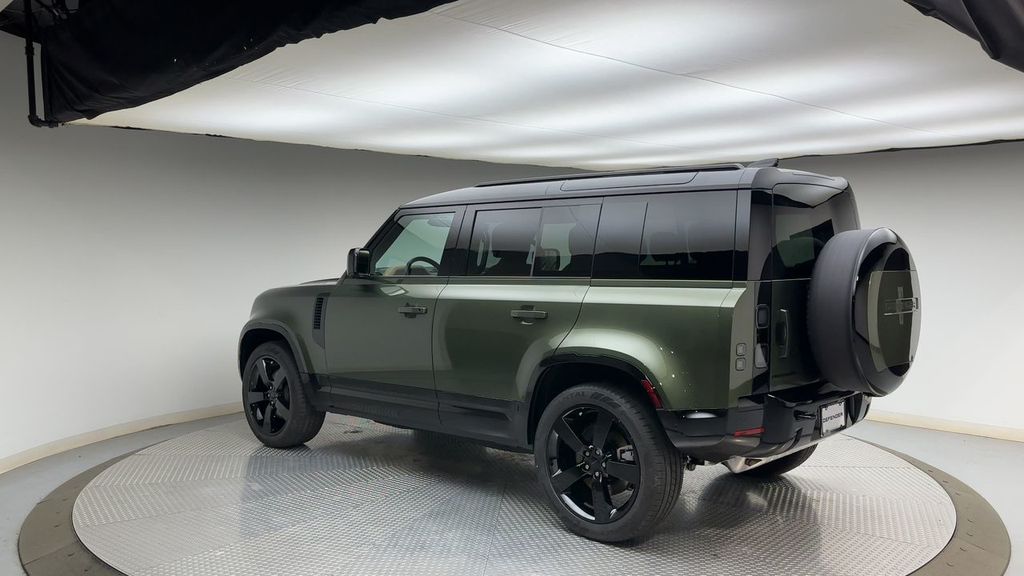 Thumbnail: 2026 Land Rover Defender - 4