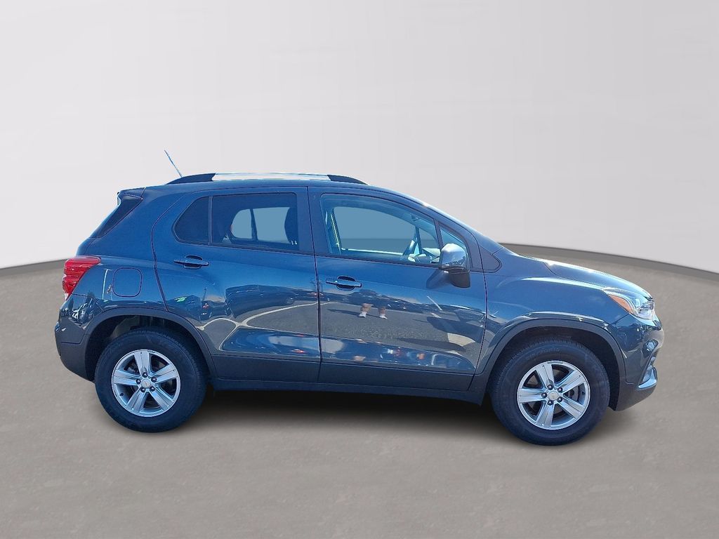 Thumbnail: 2022 Chevrolet Trax - 7