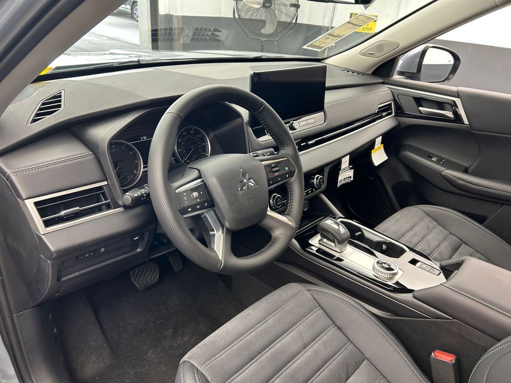 New 2026 Gray Mitsubishi SE image 10