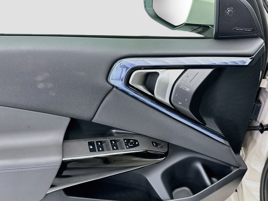 Thumbnail: 2026 BMW X3 - 22