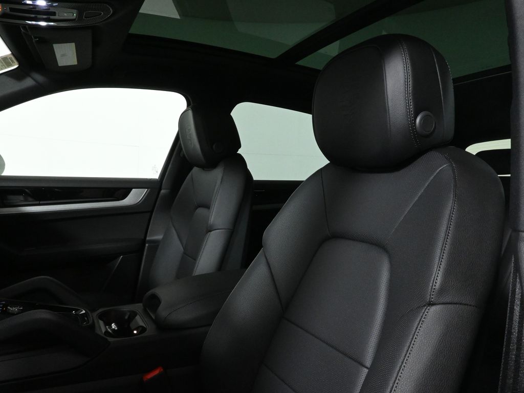 Thumbnail: 2026 Porsche Cayenne - 15