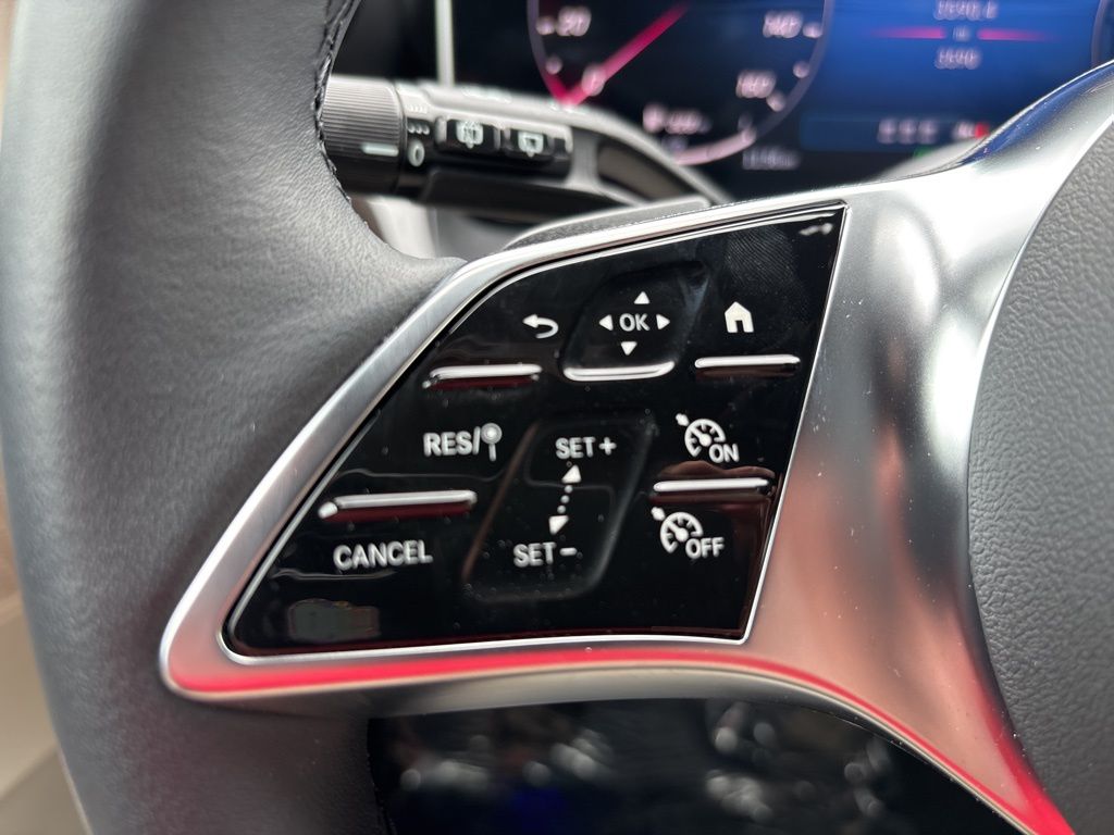 2025 Mercedes-Benz GLC GLC 350e photo