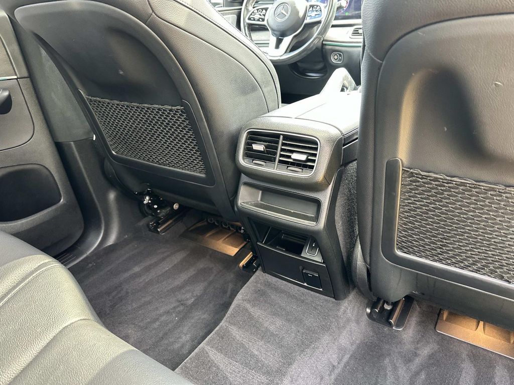 Thumbnail: 2020 Mercedes-Benz GLE - 28