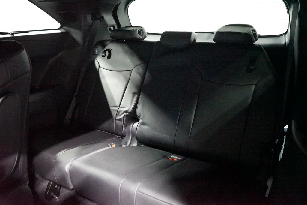 Thumbnail: 2026 Toyota Sienna - 32