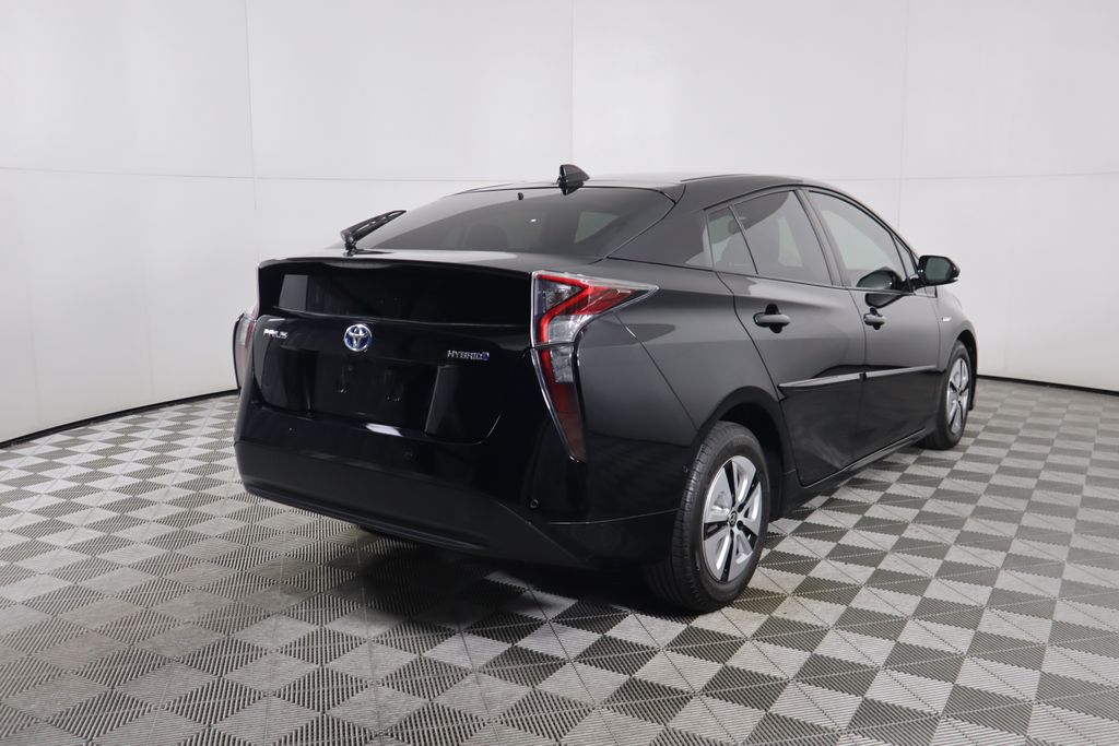 2016 Toyota Prius Four 5
