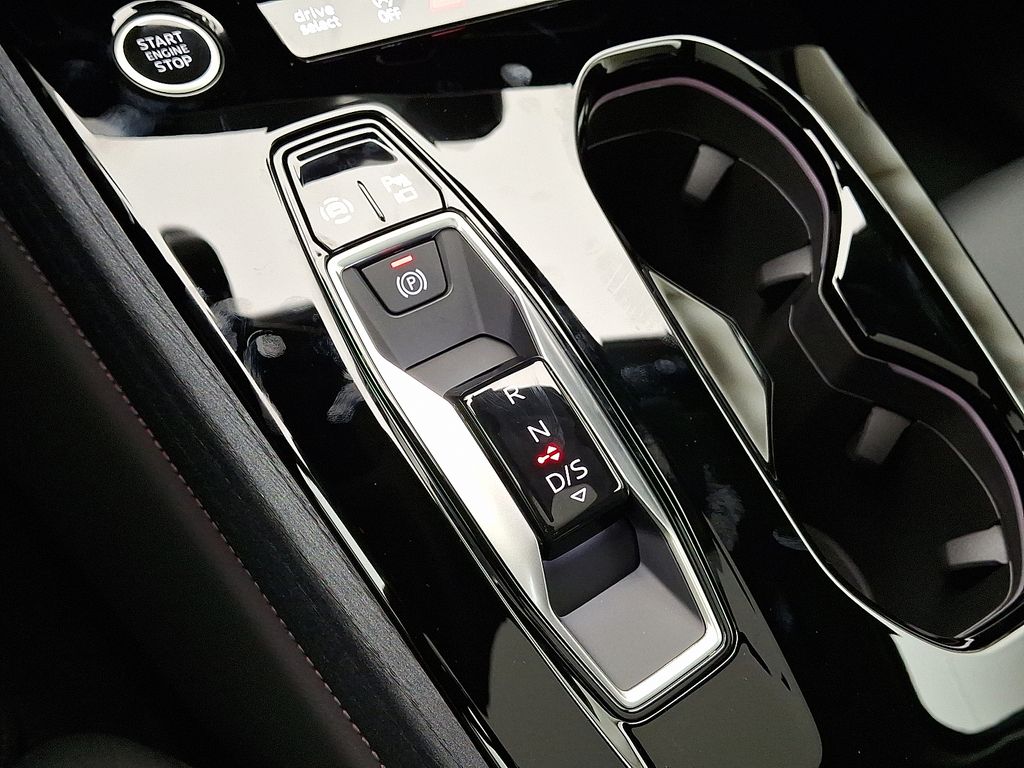 Thumbnail: 2025 Audi A5 - 10