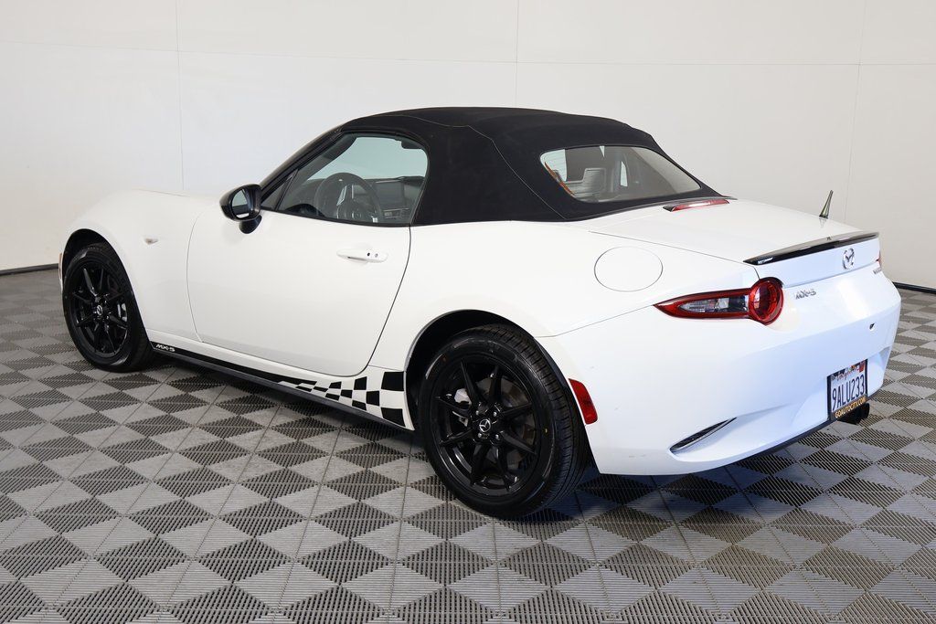 Thumbnail: 2021 Mazda MX-5 Miata - 5